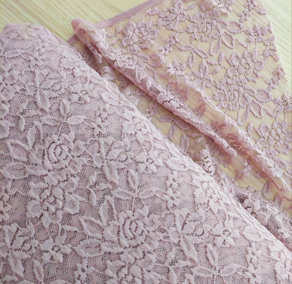 Joustava pitsikangas, vanha roosa