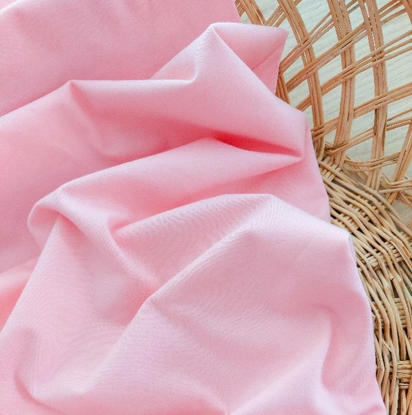 Vaalea pinkki trikoo