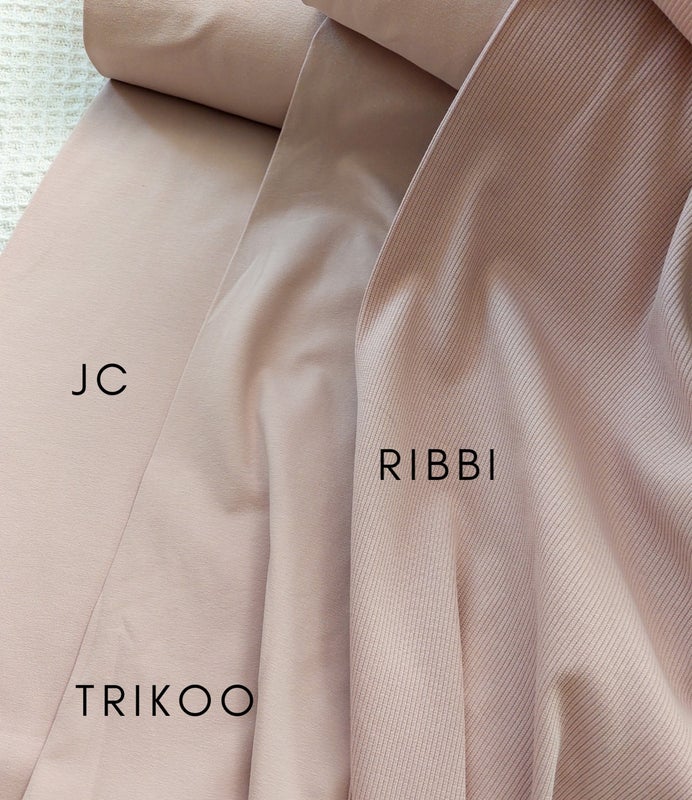 Nude joustocollege, trikoo ja ribbi