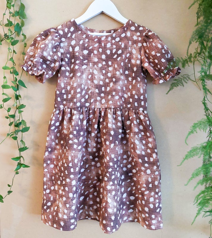 Roosa mekko harsokankaasta