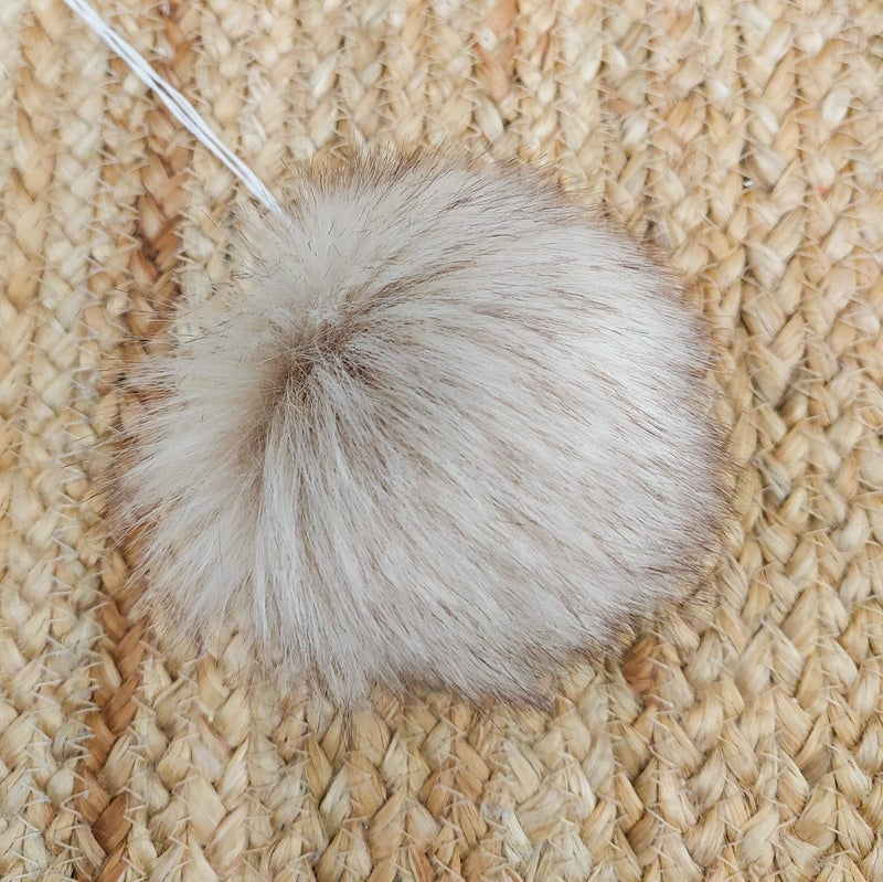 Tekoturkistupsu, pienempi 9-11 cm, blond